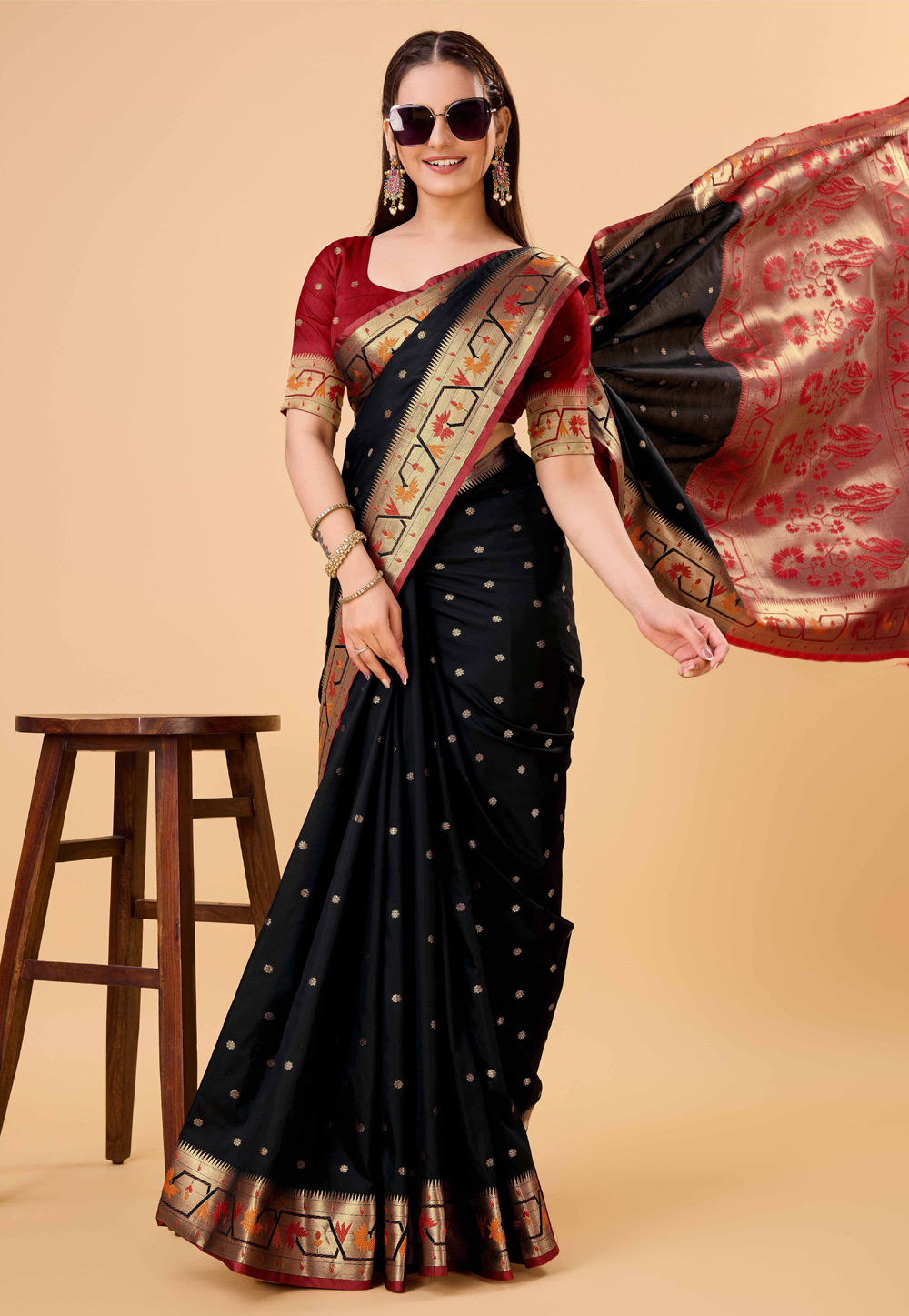 Black Banarasi Silk Saree 284080