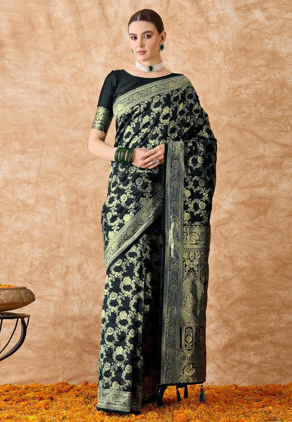 Black Banarasi Silk Saree 301526