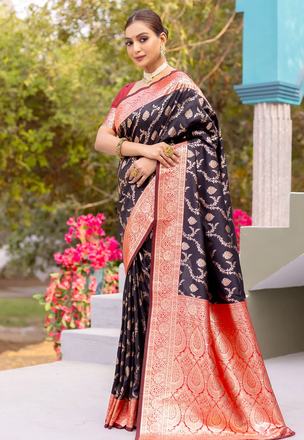 Black Banarasi Silk Saree With Blouse 299272