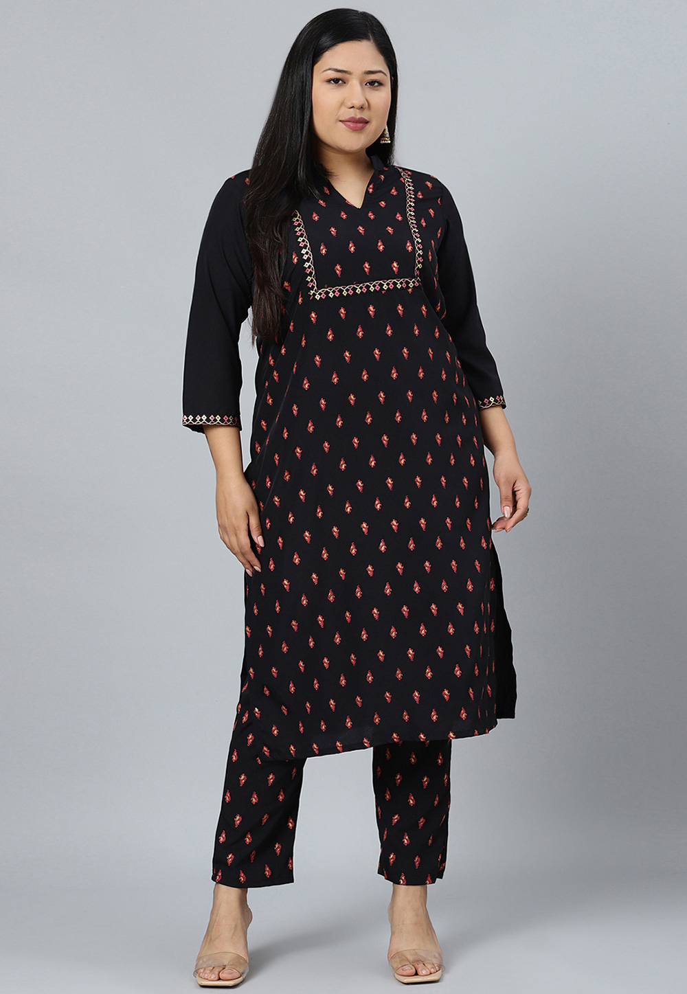 Black Crepe Kurta Set With Pent 305232