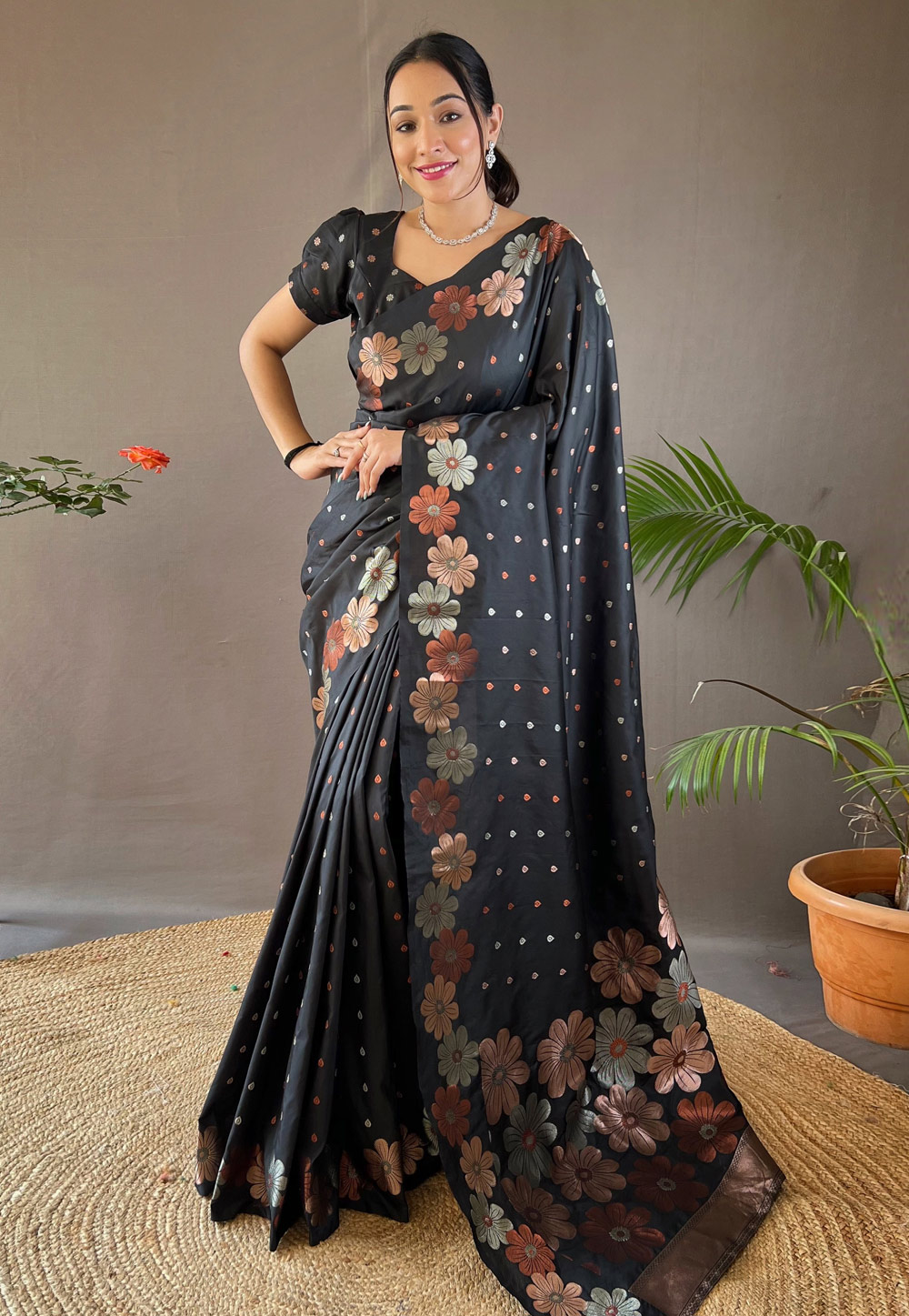 Black Silk Saree With Blouse 287312