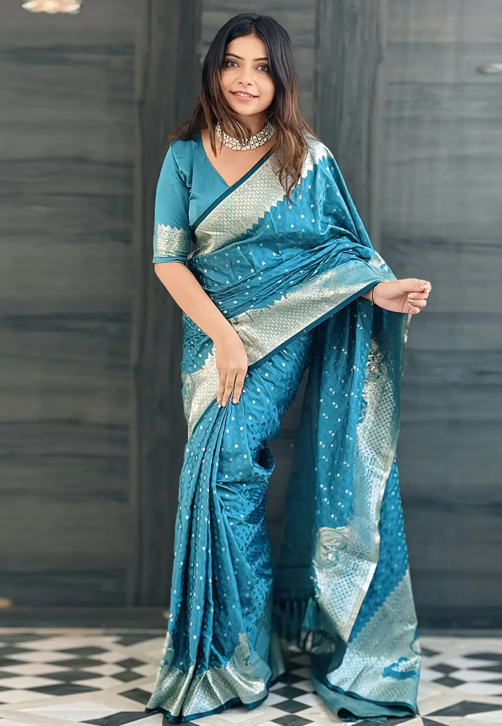 Blue Banarasi Silk Saree With Blouse 296373