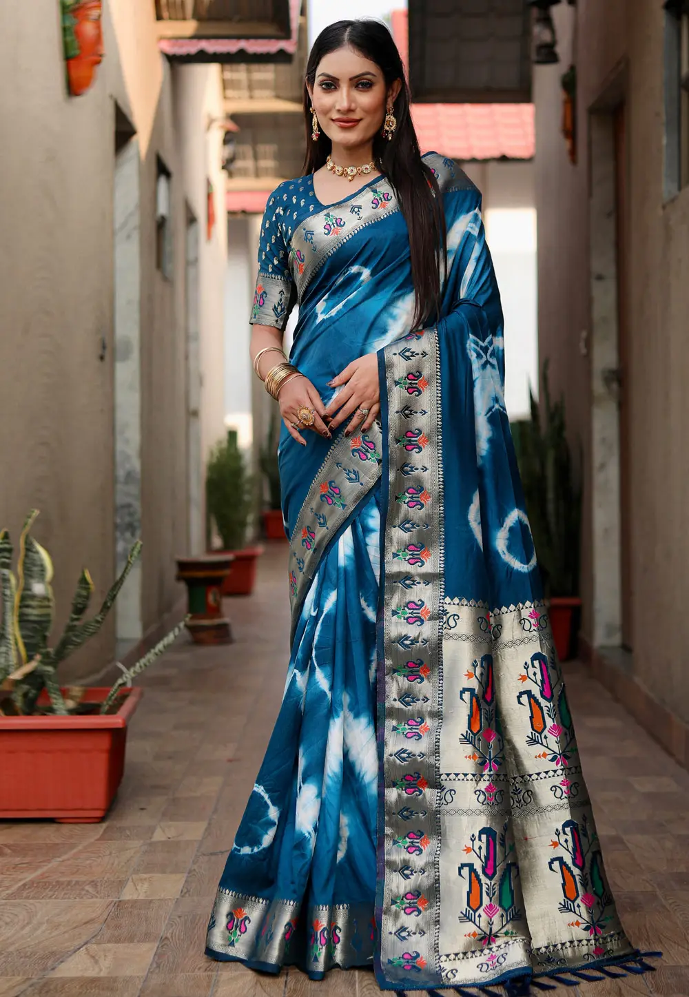 Blue Silk Silk Saree With Blouse 295689