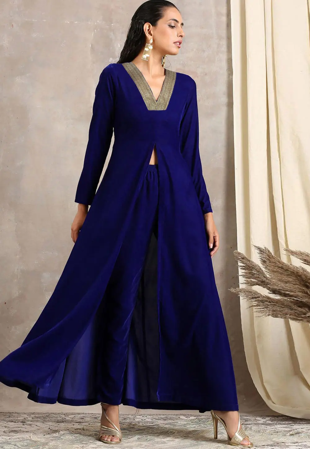 Blue Velvet Kurta Set With Pant 303181