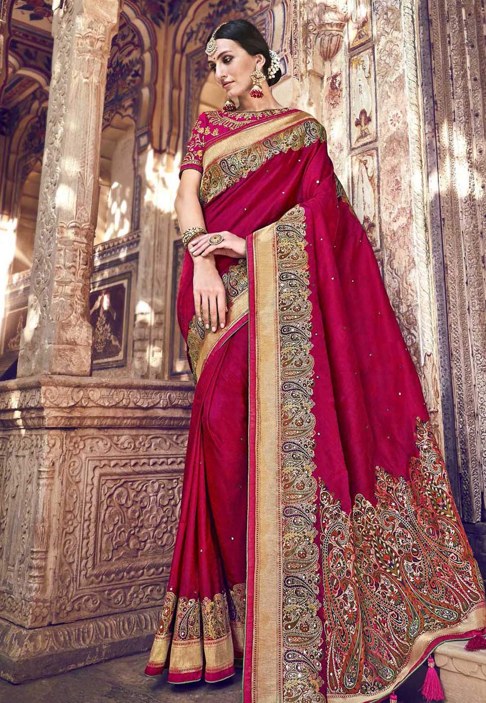 Magenta Banarasi Silk Saree With Blouse 187381