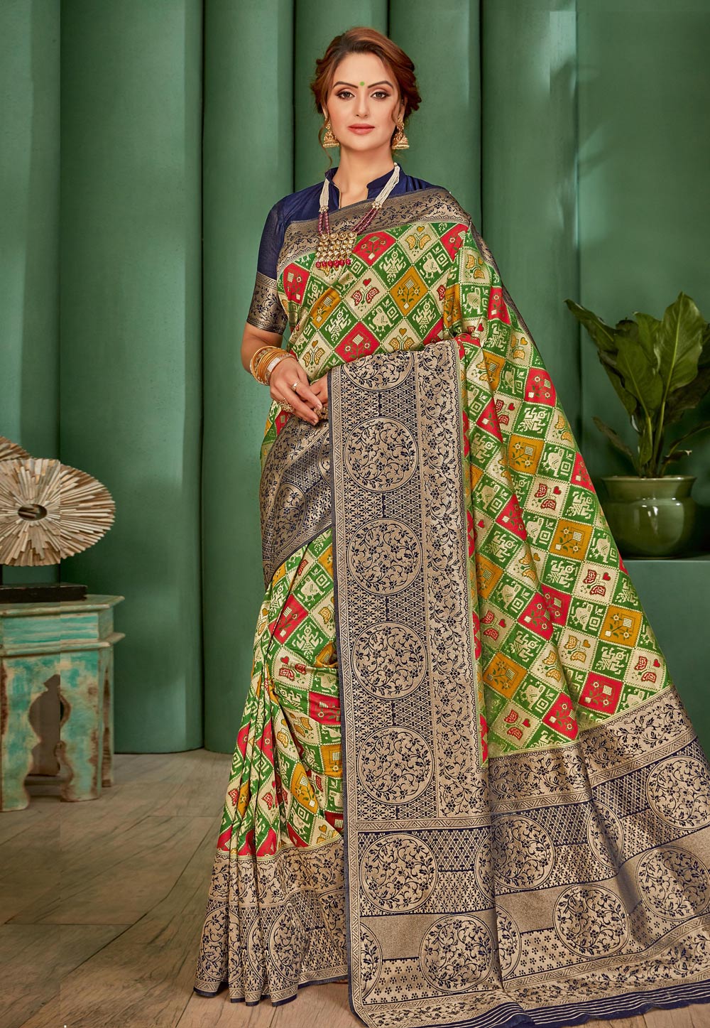 Green Silk Saree With Blouse 210210