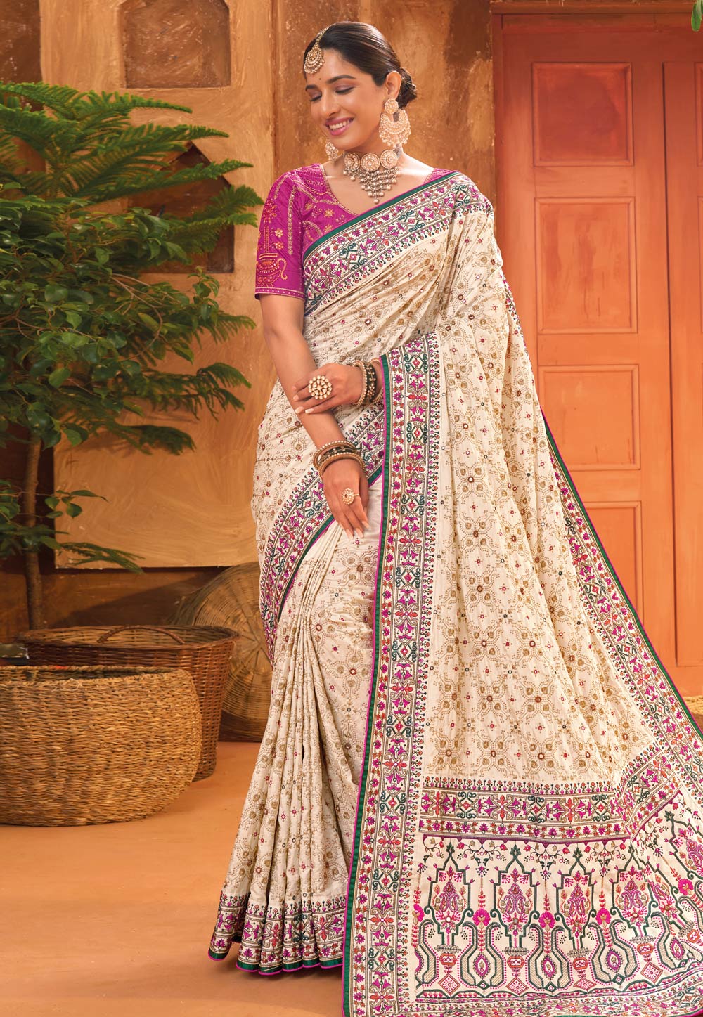 Cream Banarasi Silk Mirror Work Saree 700126022024