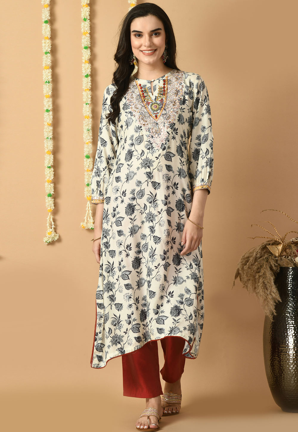 Cream Muslin Kurta Set With Pent 305481