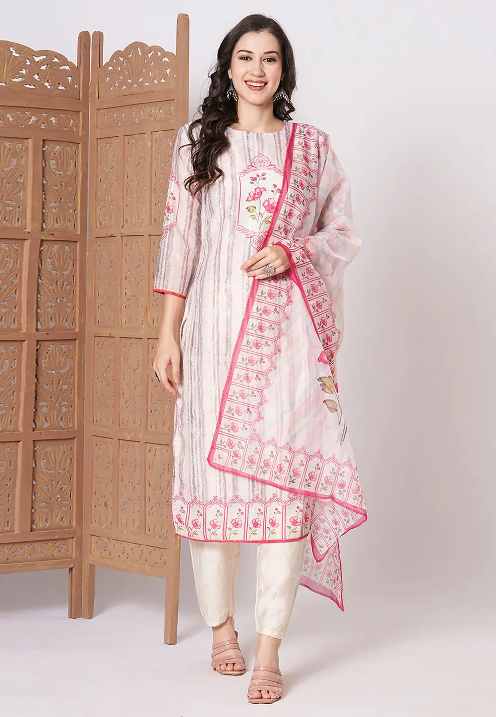 Cream Muslin Readymade Pakistani Suit 300351