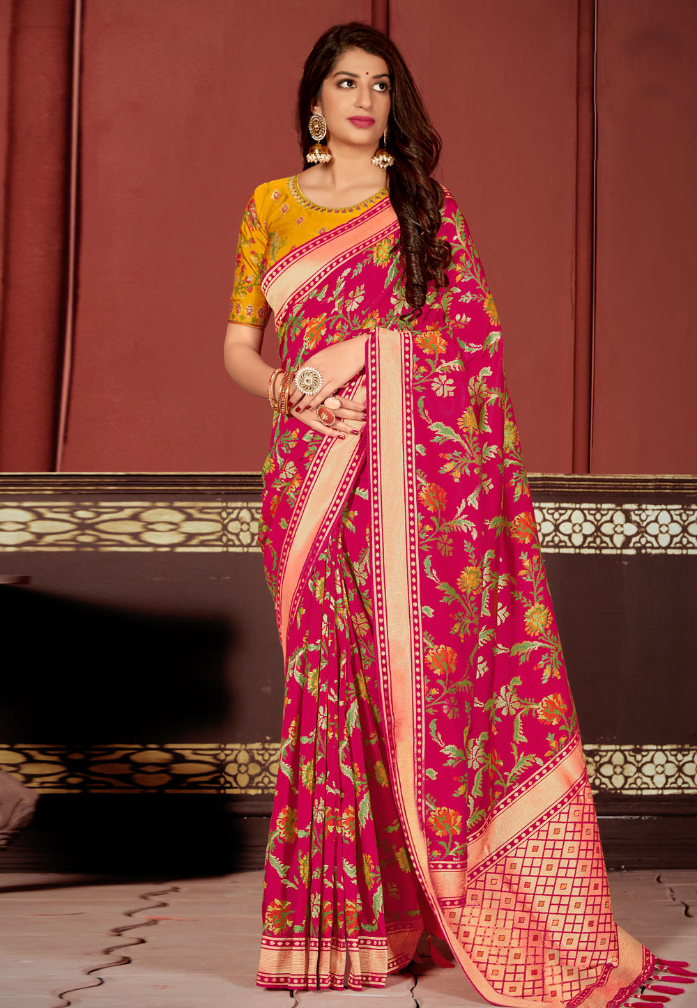 Magenta Banarasi Silk Saree With Blouse 205512