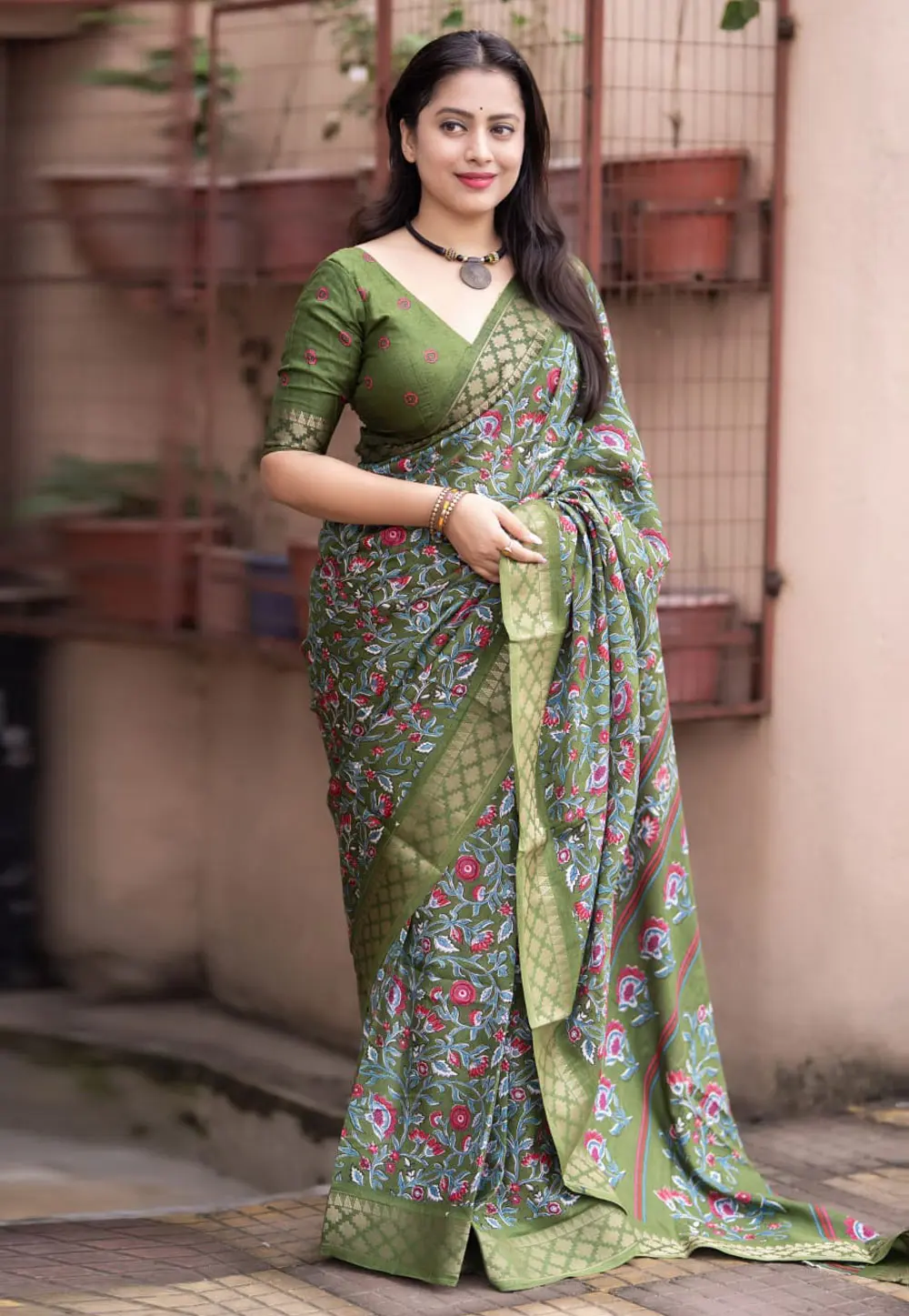 Green Art Silk Saree With Blouse 303143