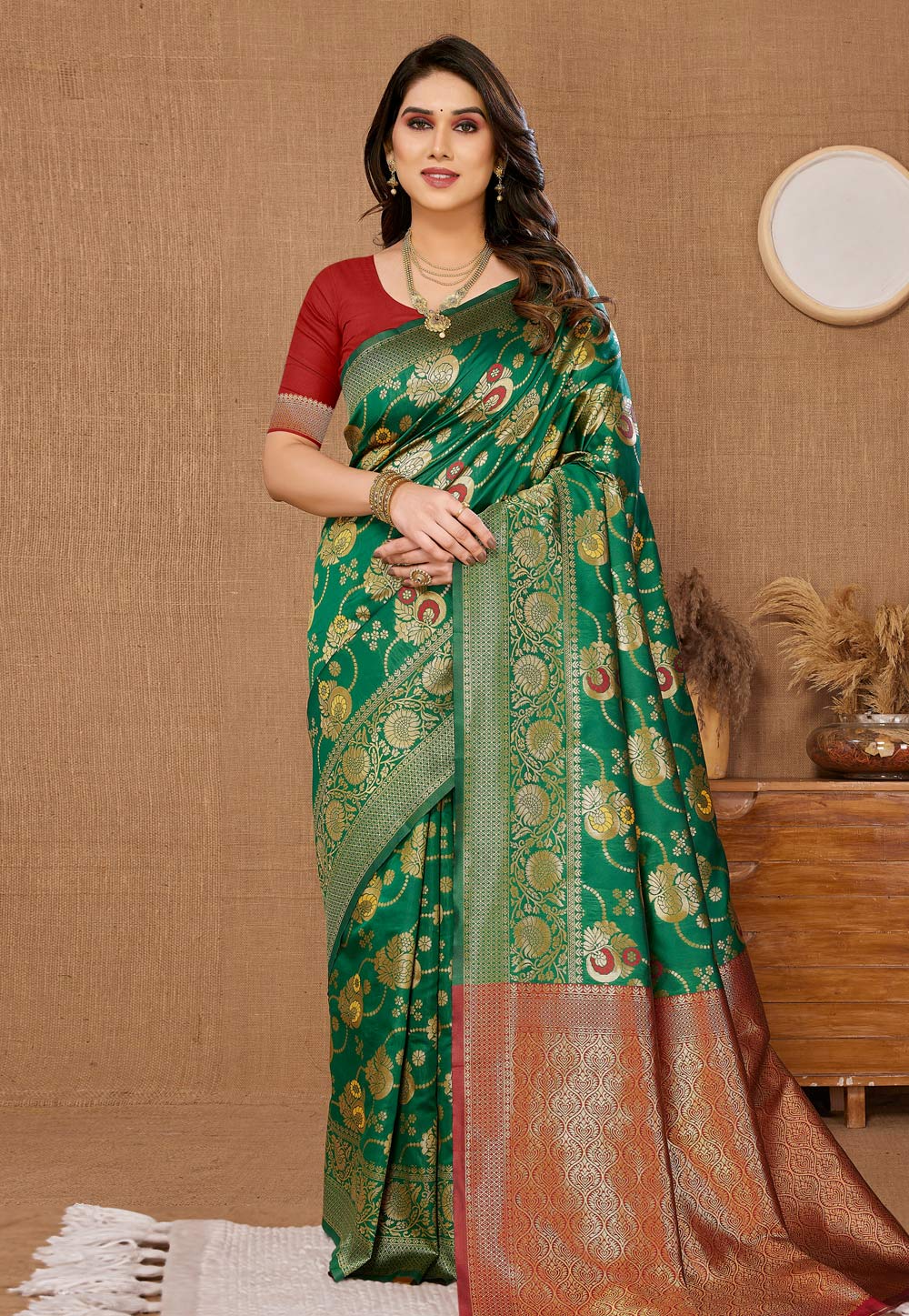 Green Banarasi Silk Saree With Blouse 285941