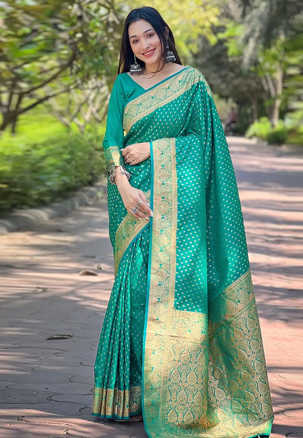 Green Banarasi Silk Saree With Blouse 294050