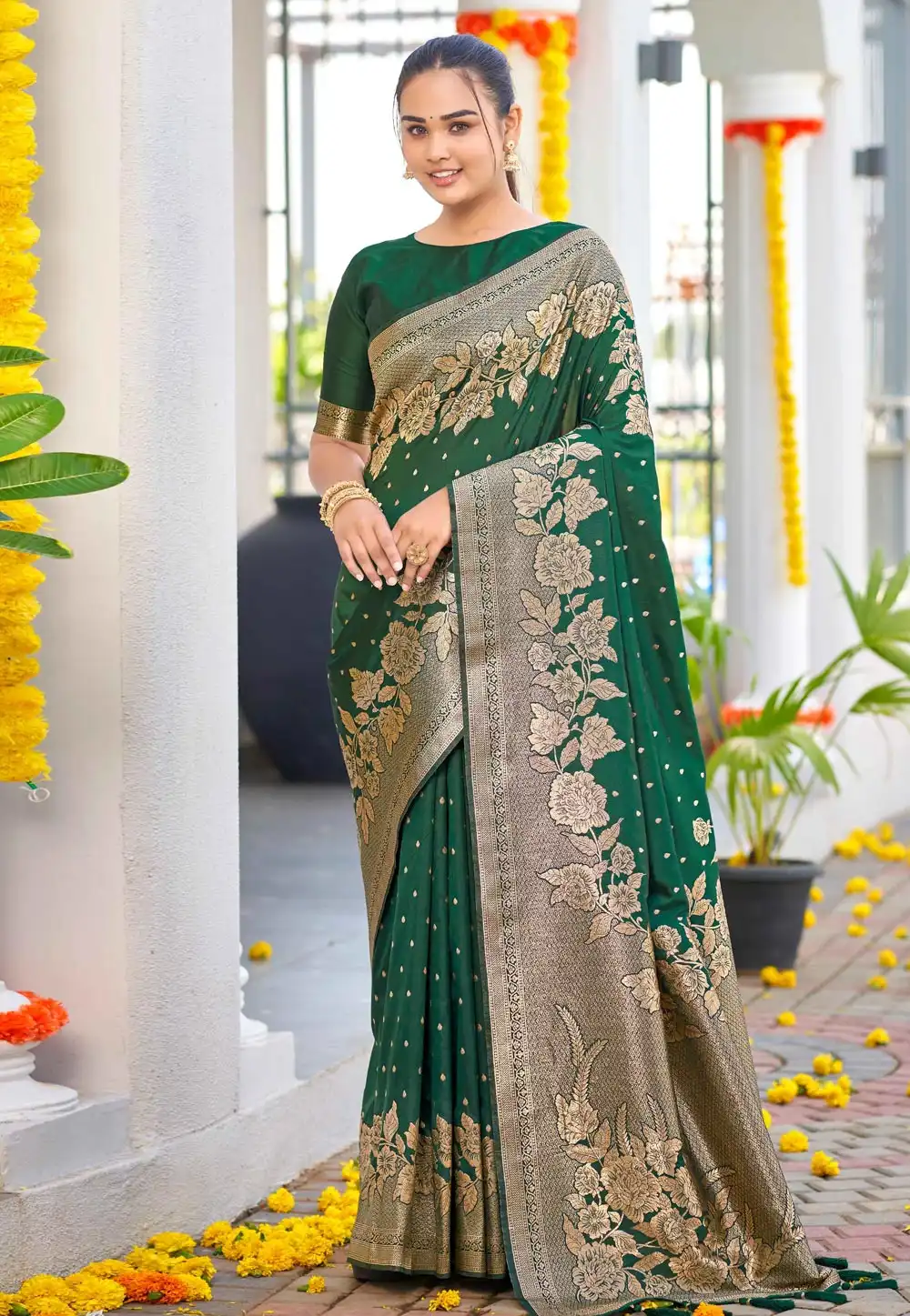 Green Banarasi Silk Saree With Blouse 289713