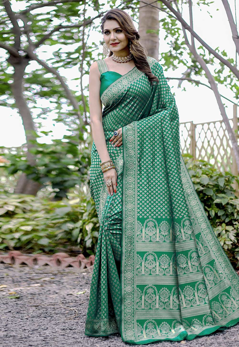 Green Banarasi Silk Saree With Blouse 286053