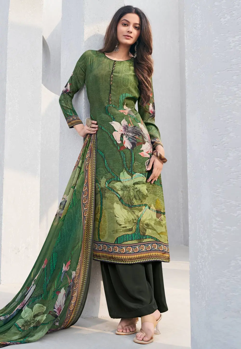 Green Crepe Pakistani Suit 302067