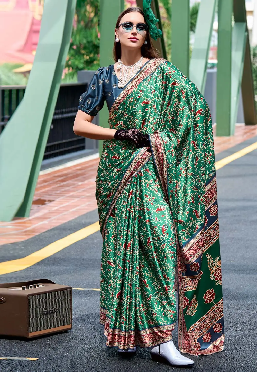 Green Satin Crepe Saree With Blouse 295728