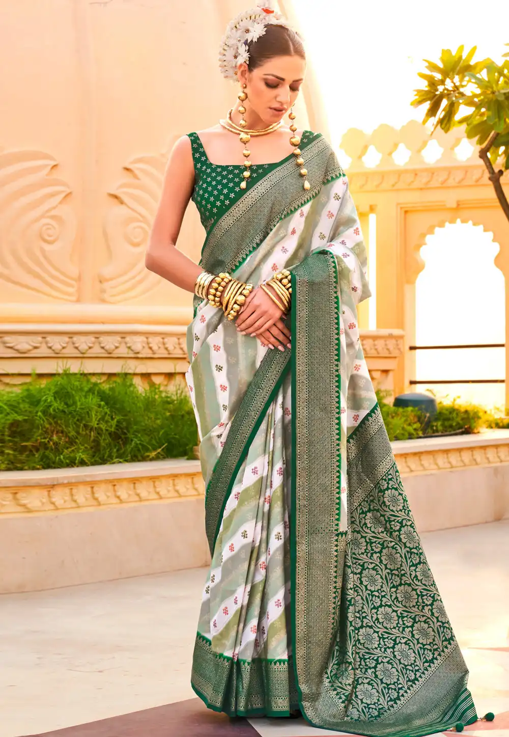 Green Silk Saree With Blouse 291368