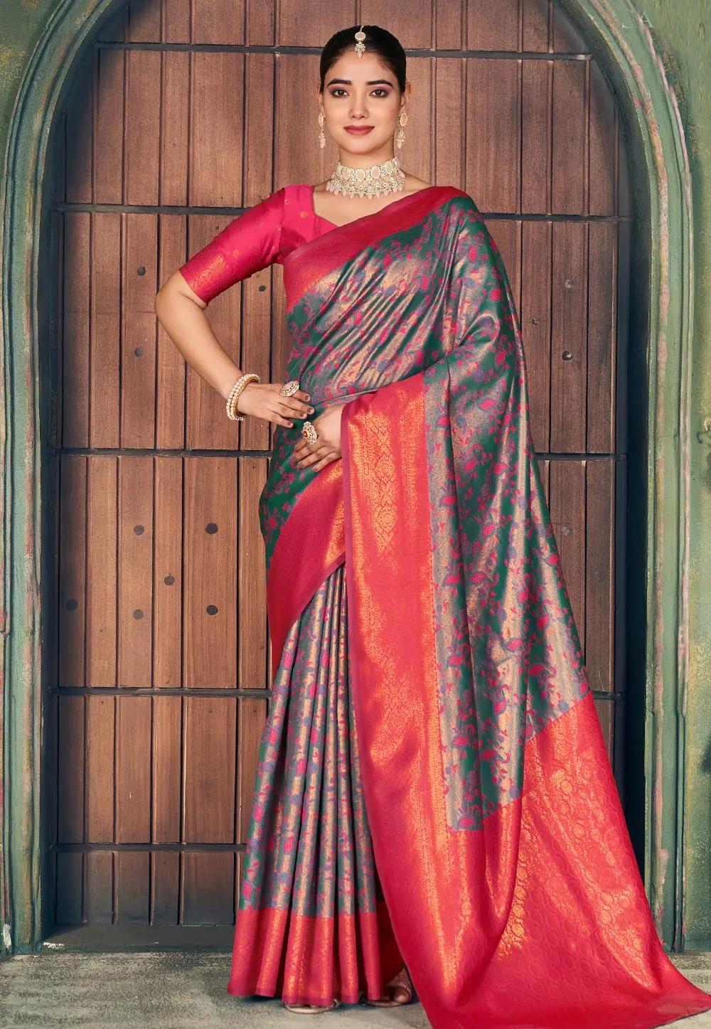 Green Silk Saree With Blouse 304523