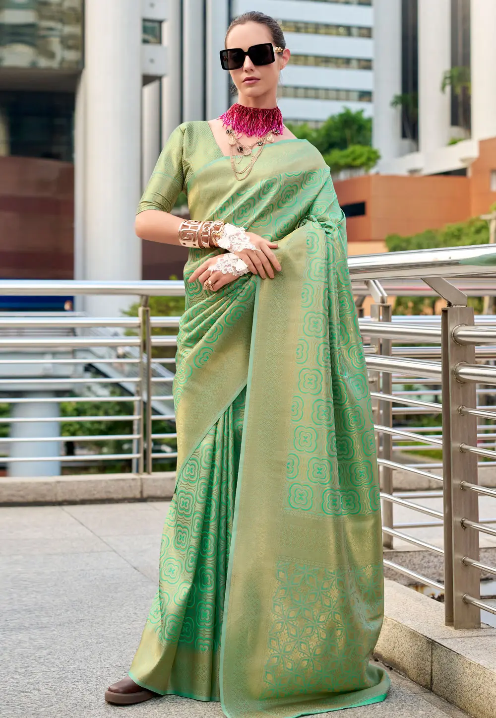 Green Silk Saree With Blouse 302845