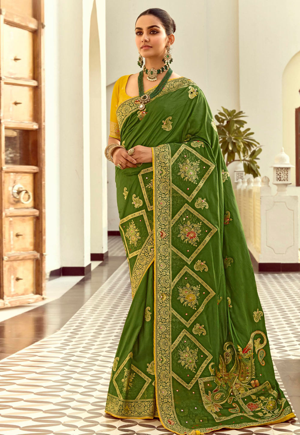 Green Silk Saree With Blouse 309111