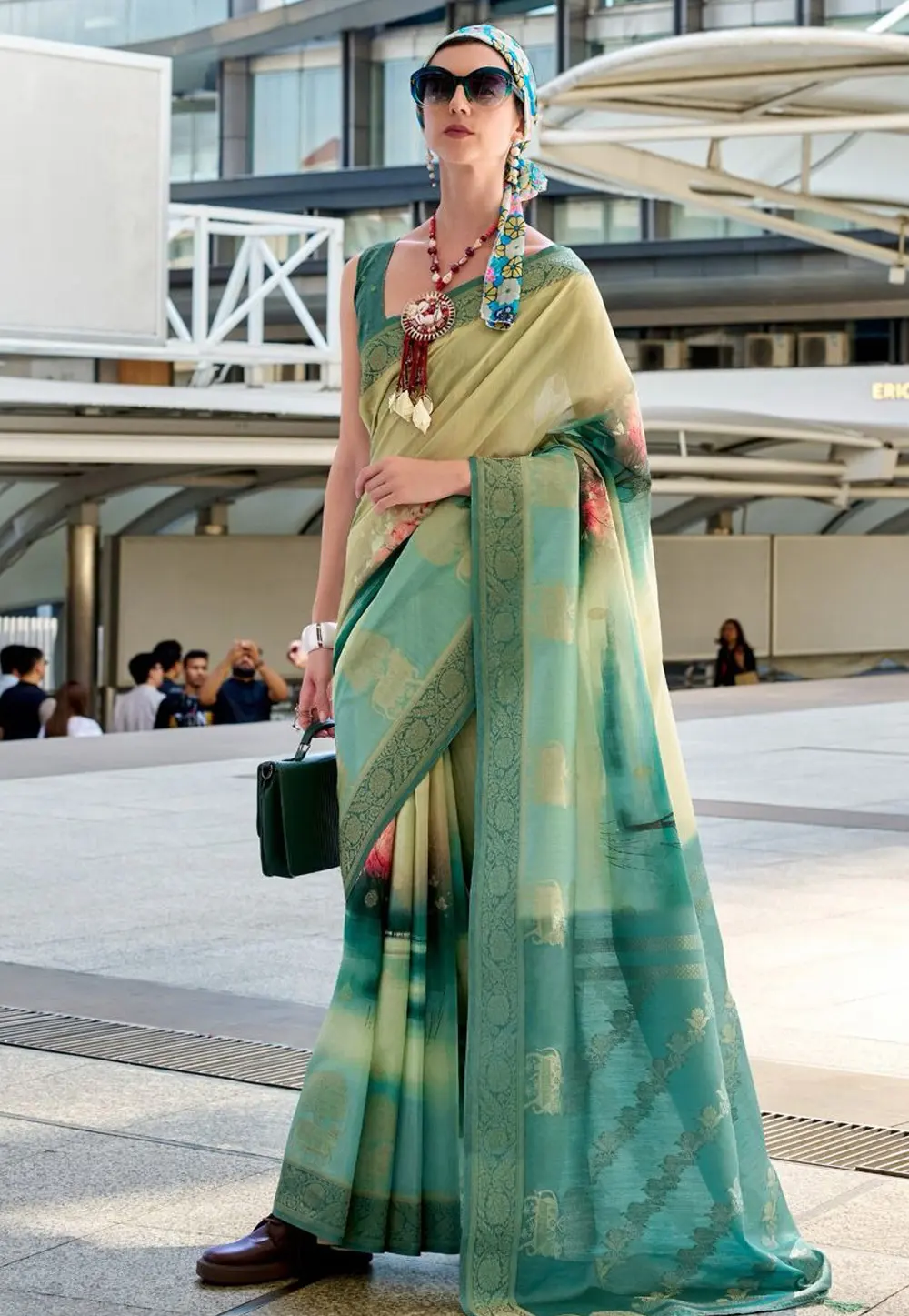 Green Silk Saree With Blouse 302689