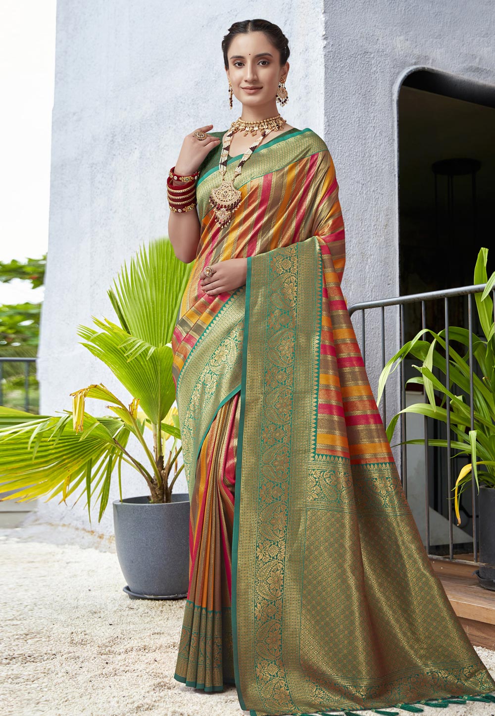 Green Silk Saree With Blouse 286986