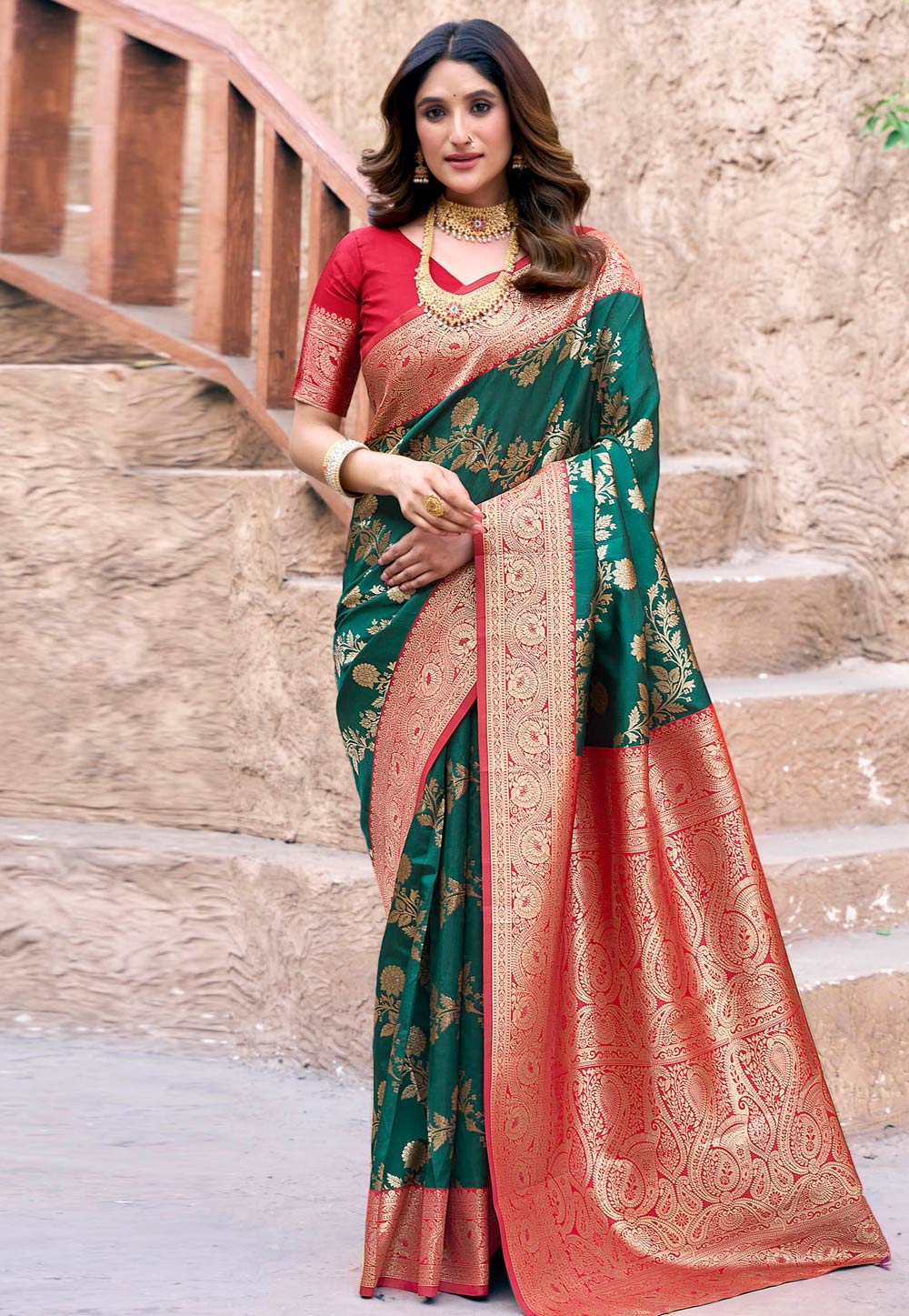 Green Silk Saree With Blouse 305663