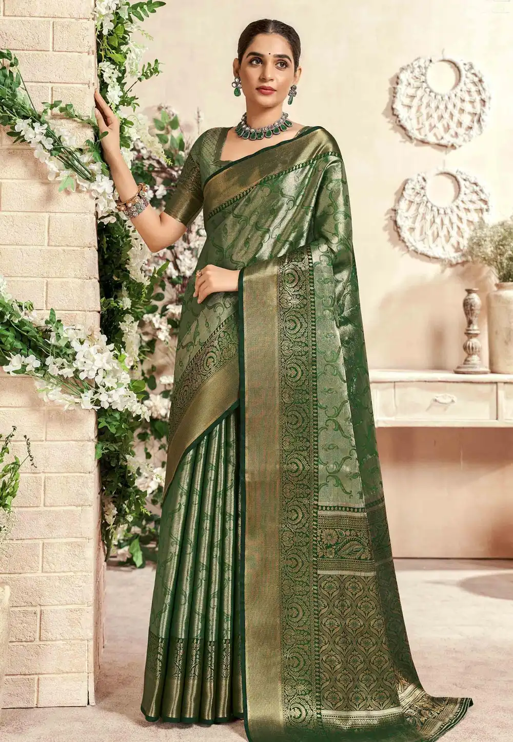 Green Silk Saree With Blouse 288358