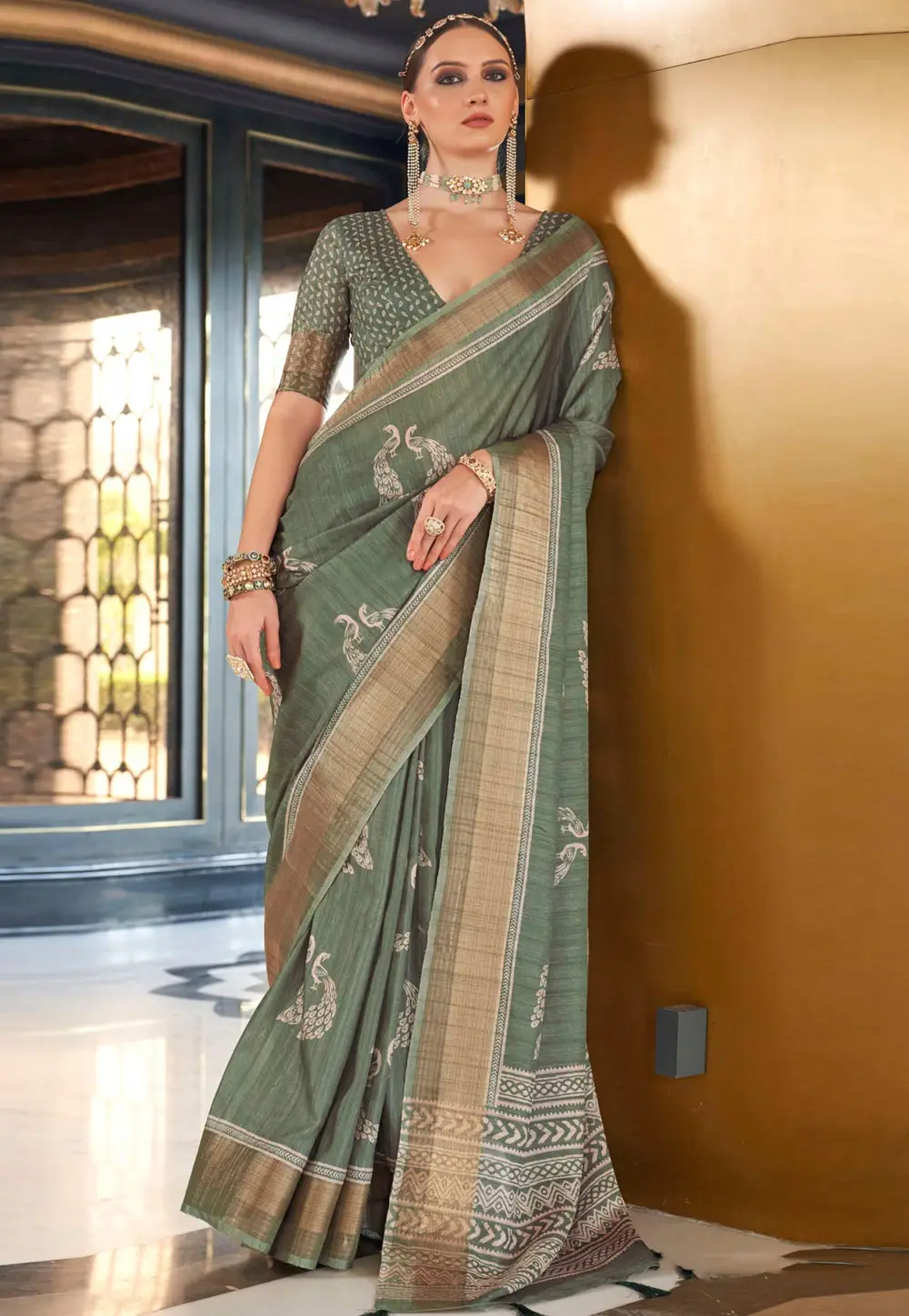 Green Silk Saree With Blouse 295174