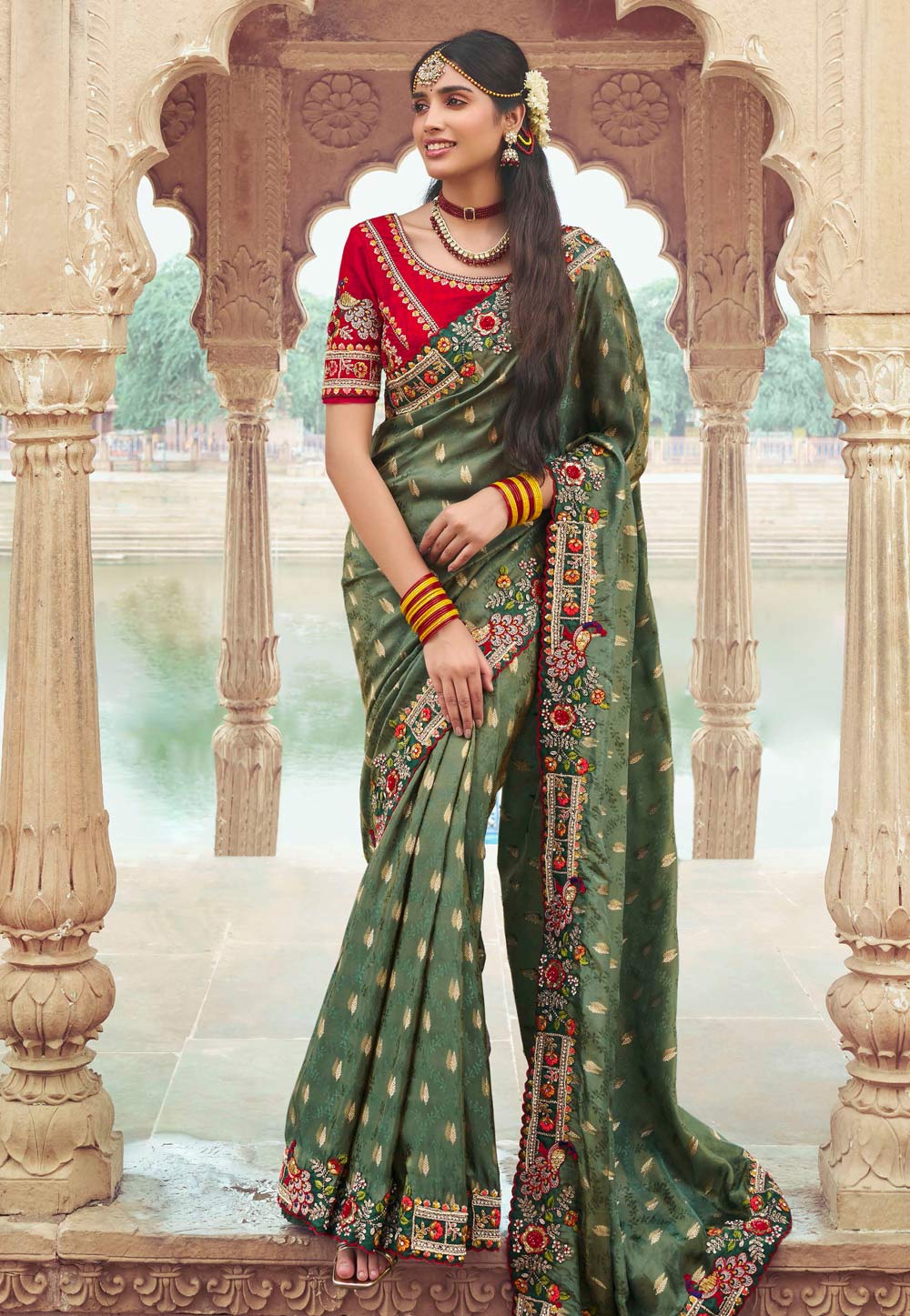 Green Silk Saree With Blouse 305839