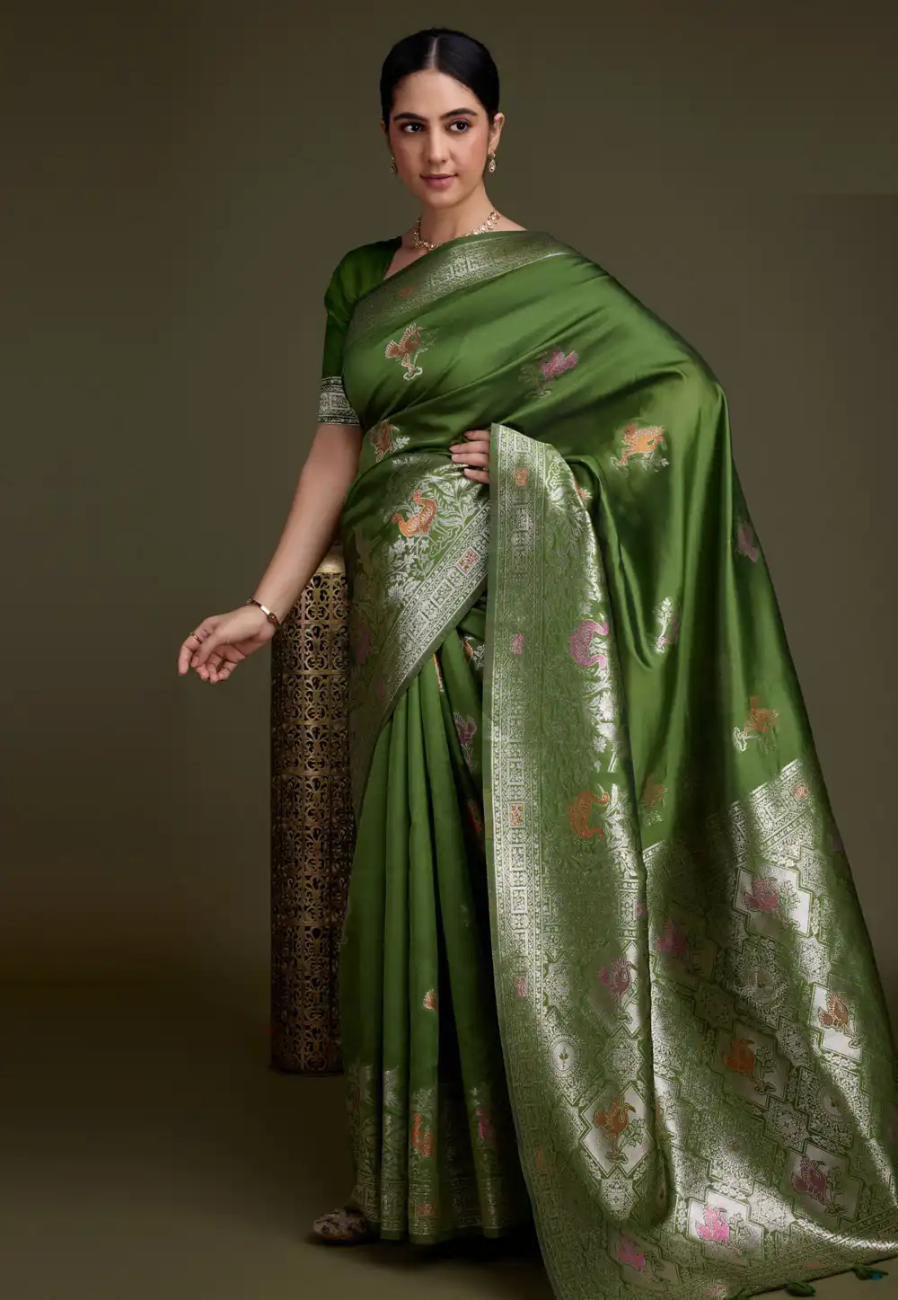 Green Silk Saree With Blouse 291042