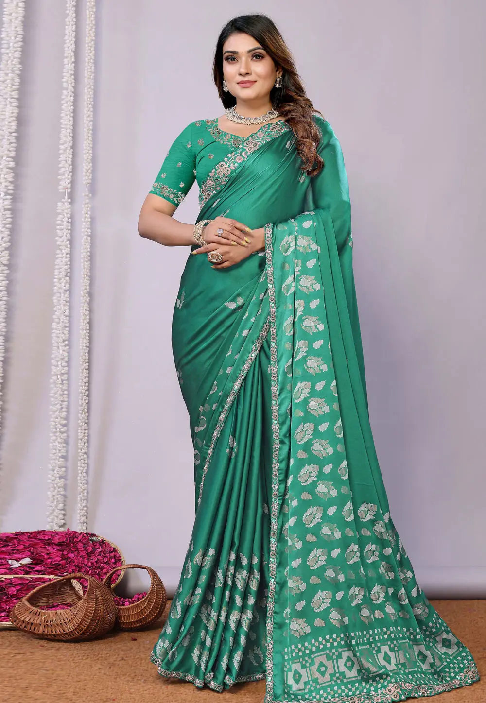 Green Silk Saree With Blouse 299504