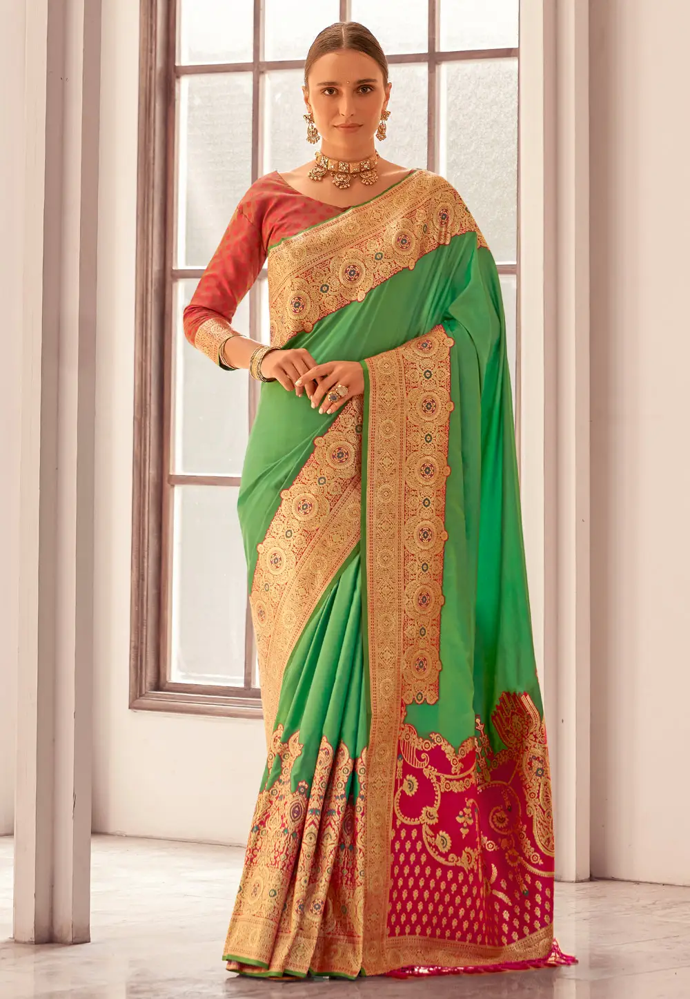 Green Silk Saree With Blouse 296799