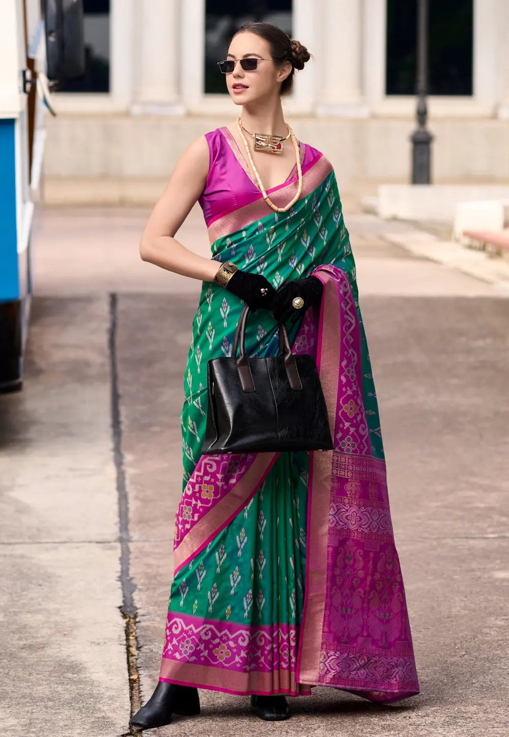 Green Silk Saree With Blouse 299245