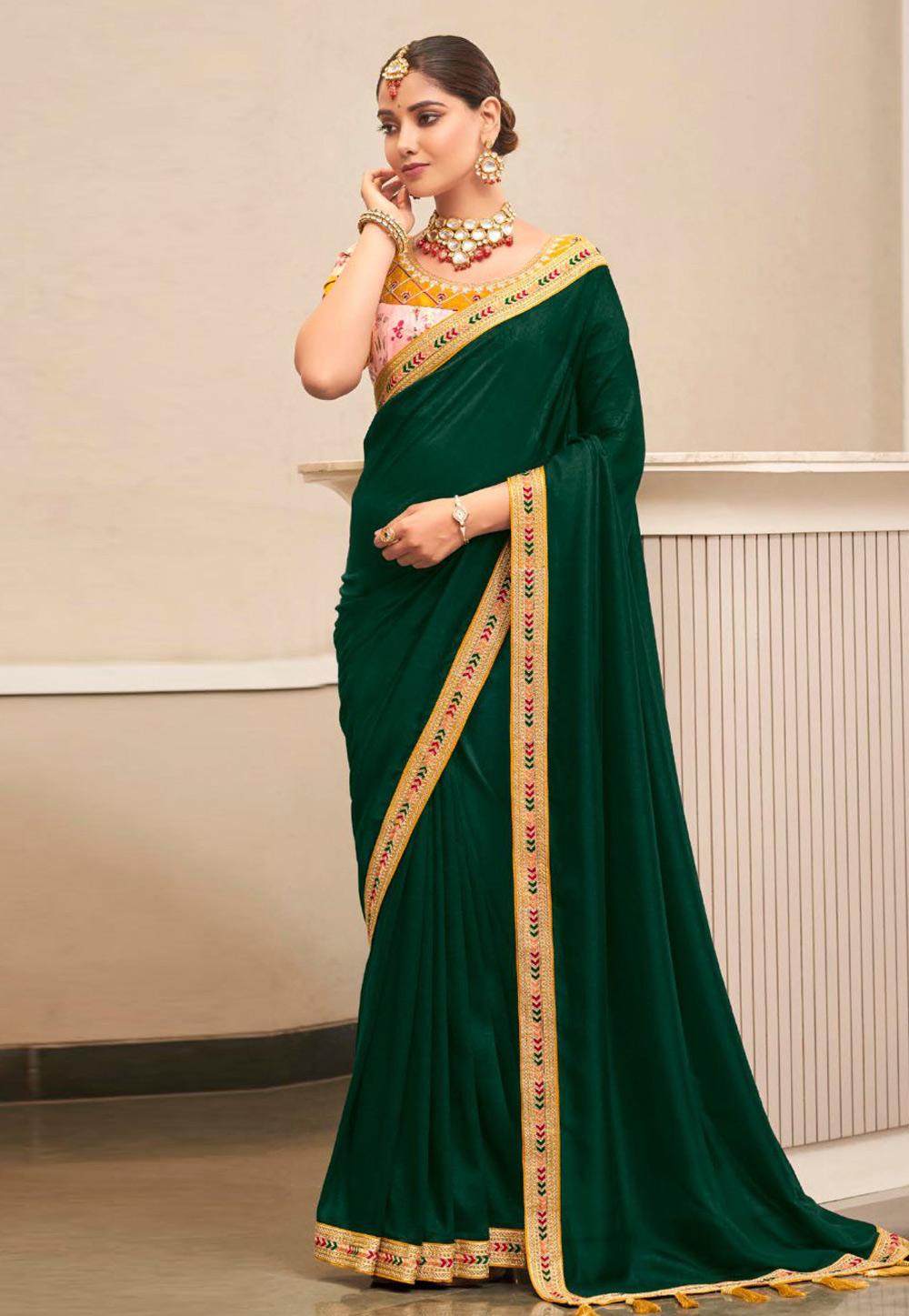 Green Silk Saree With Blouse 285403