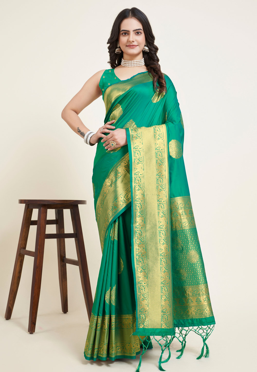 Green Silk Saree With Blouse 281254