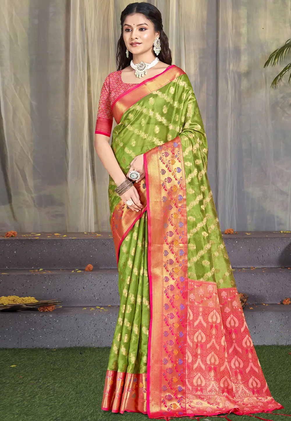 Green Silk Saree With Blouse 296387