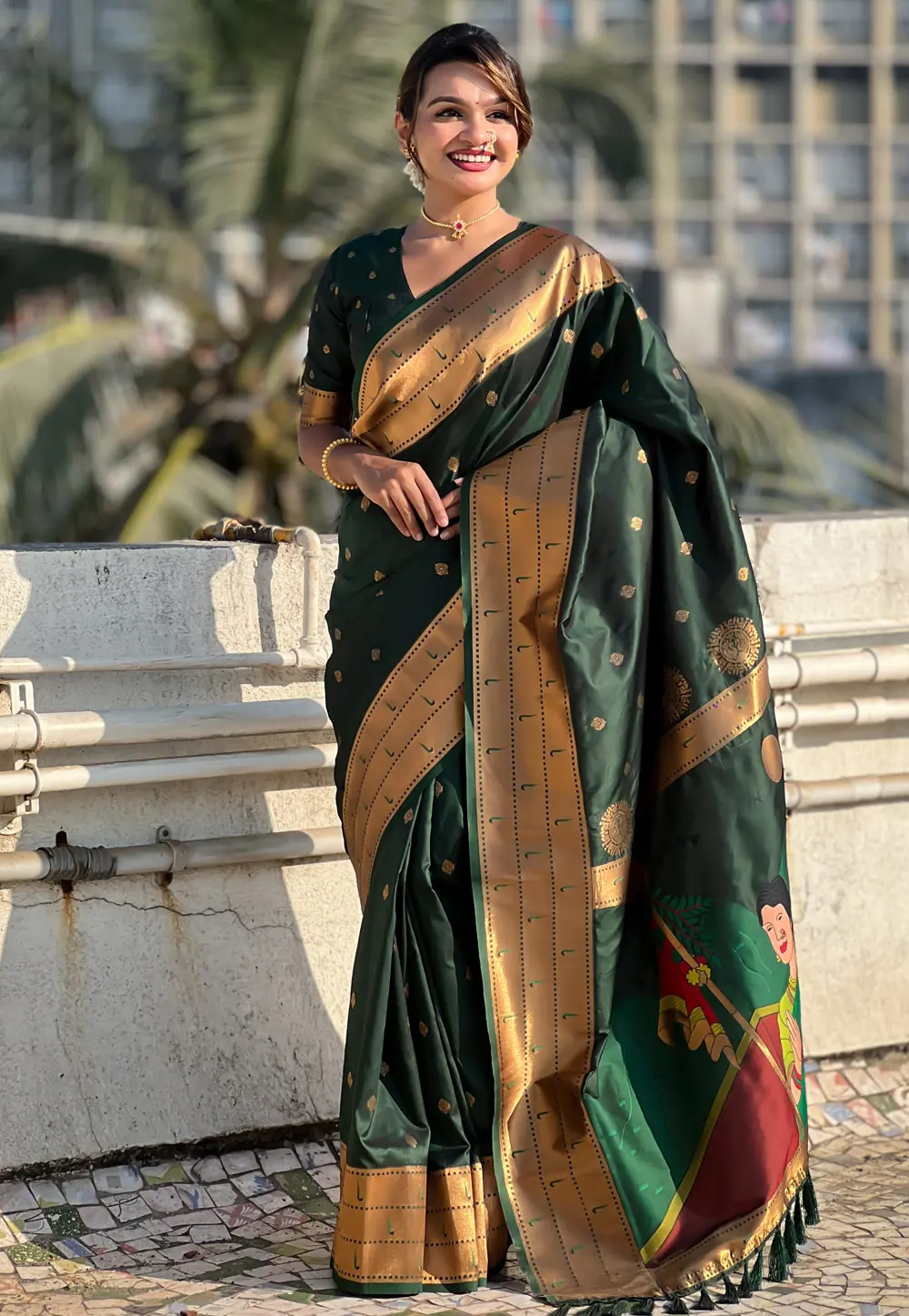 Green Silk Saree With Blouse 303932