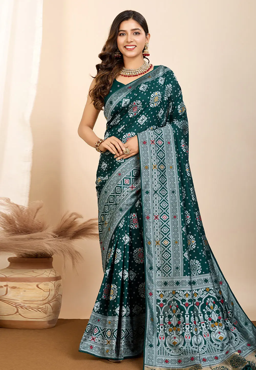 Green Silk Saree With Blouse 304112