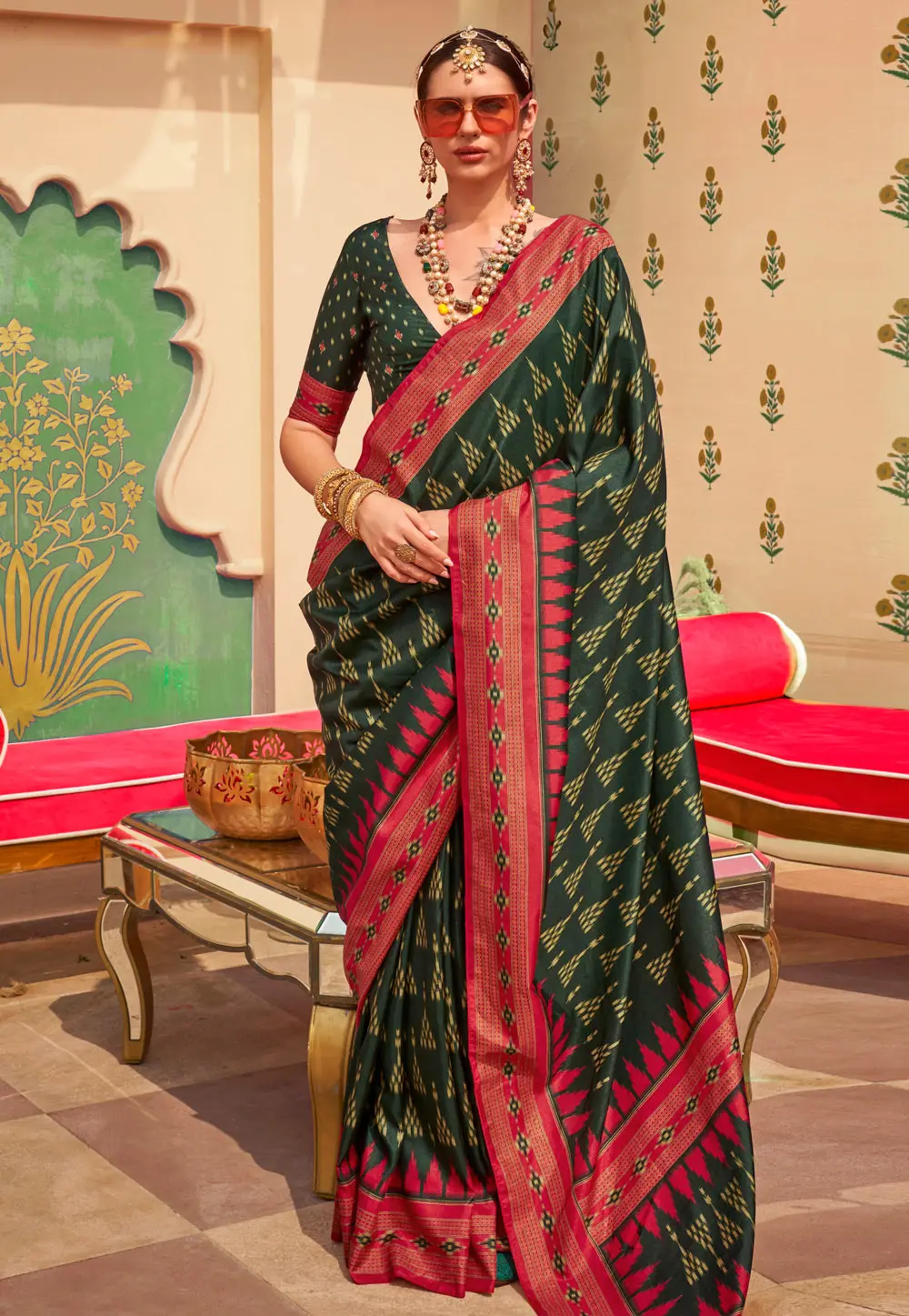 Green Silk Saree With Blouse 302270