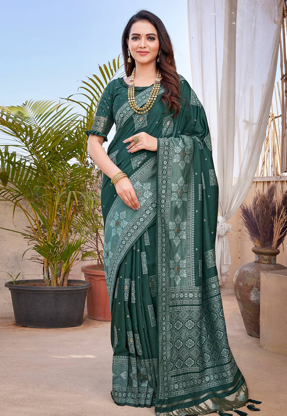 Green Silk Saree With Blouse 286011