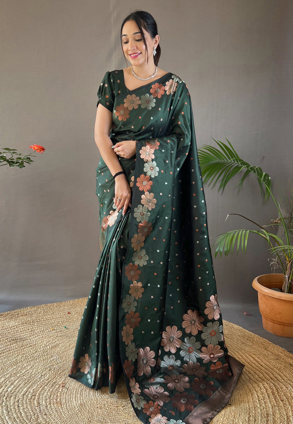 Green Silk Saree With Blouse 287313