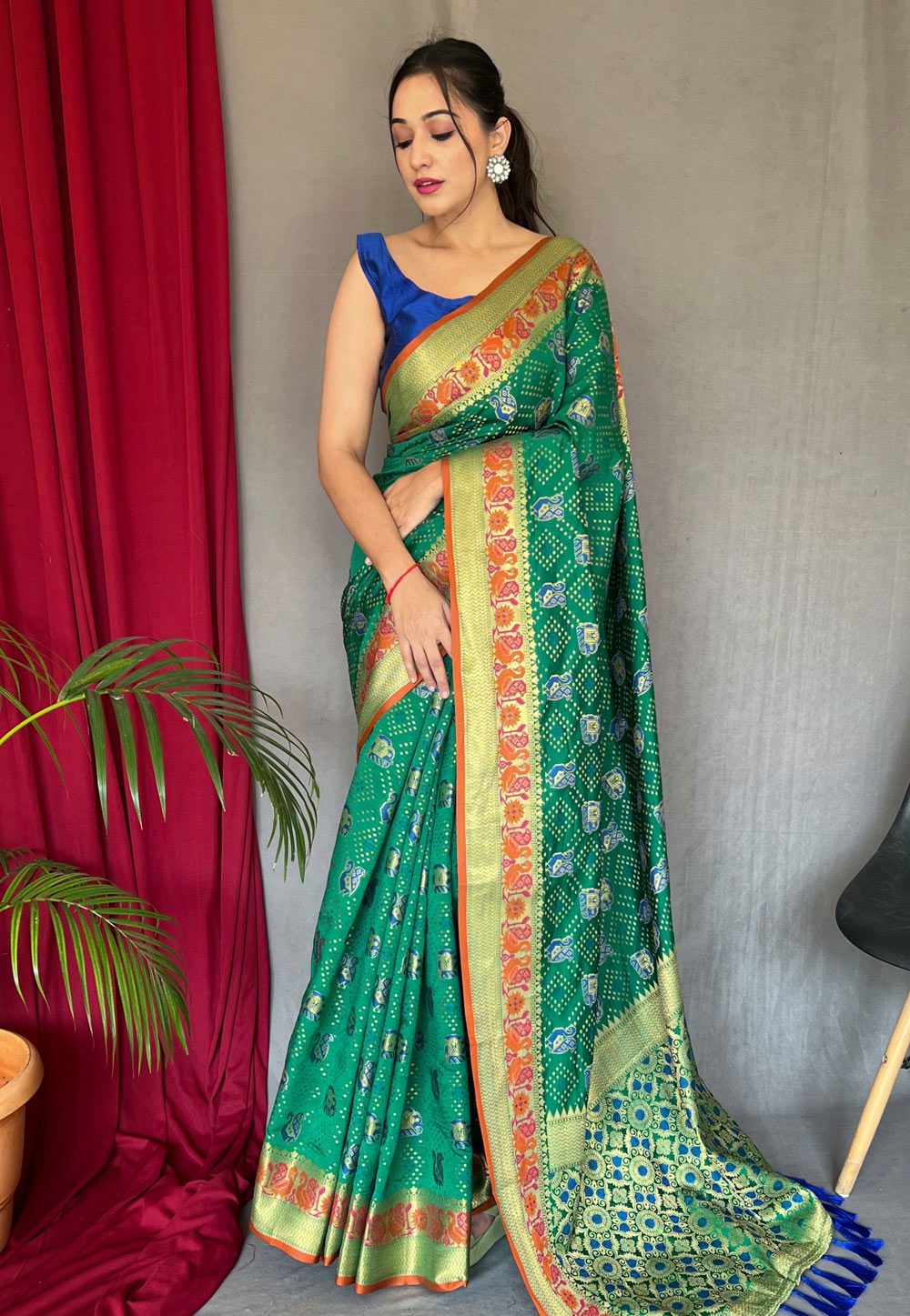 Green Silk Saree With Blouse 287411