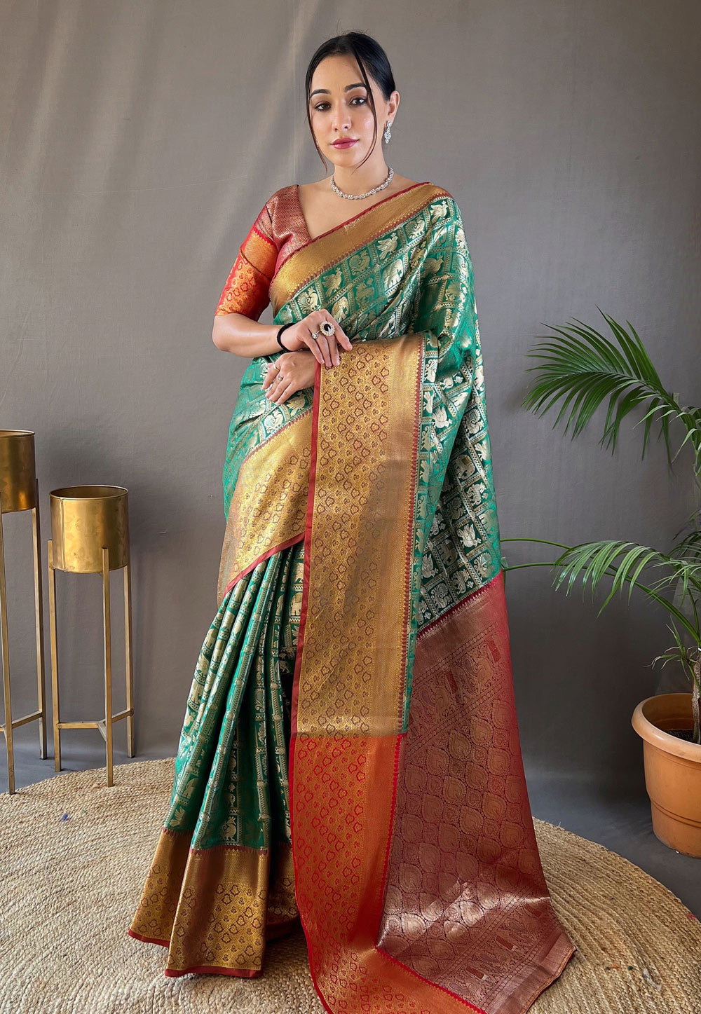 Green Silk Saree With Blouse 287417