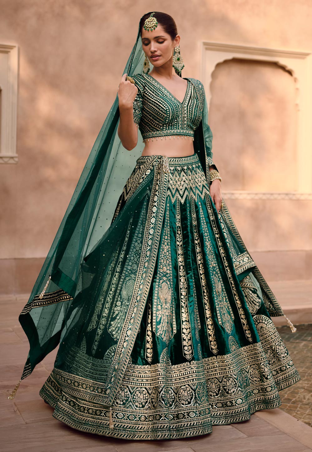 Pastel Green And Golden Embroidery Wedding Wear Net Lehenga Choli, Machine  Wash at Rs 8000 in Jaipur