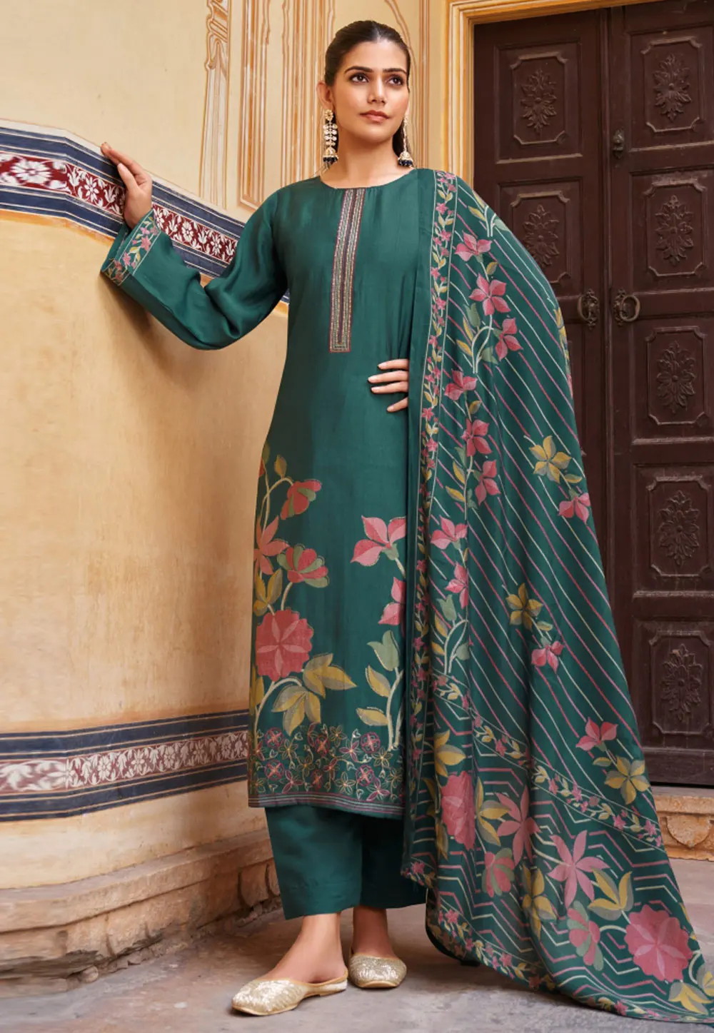 Green Viscose Straight Suit 302699