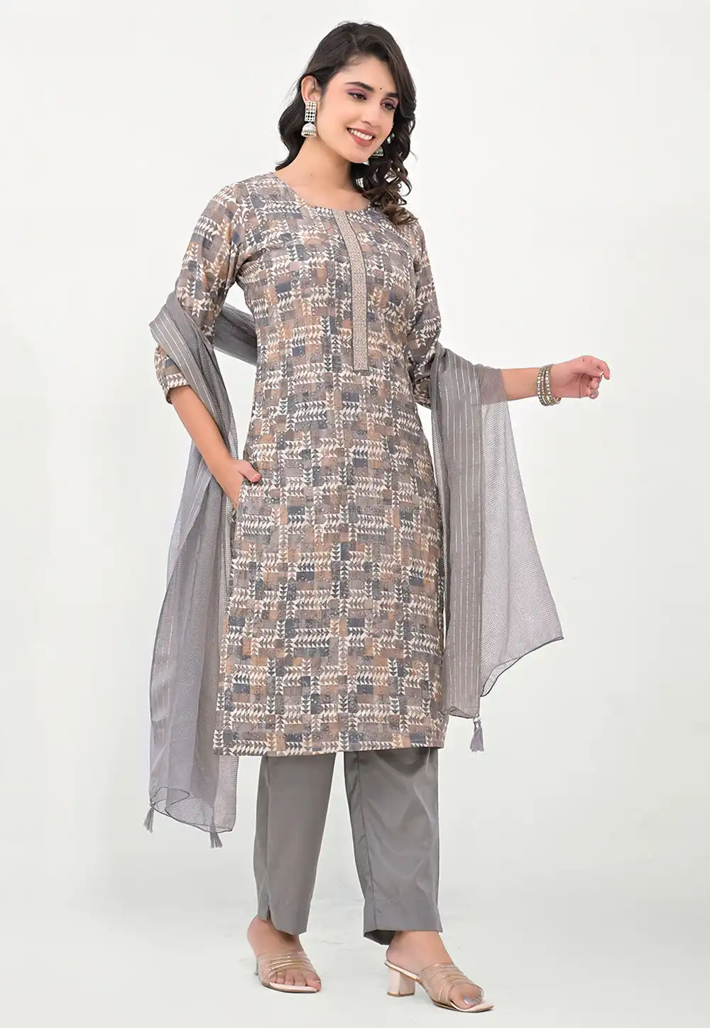 Grey Cotton Readymade Pakistani Suit 290383