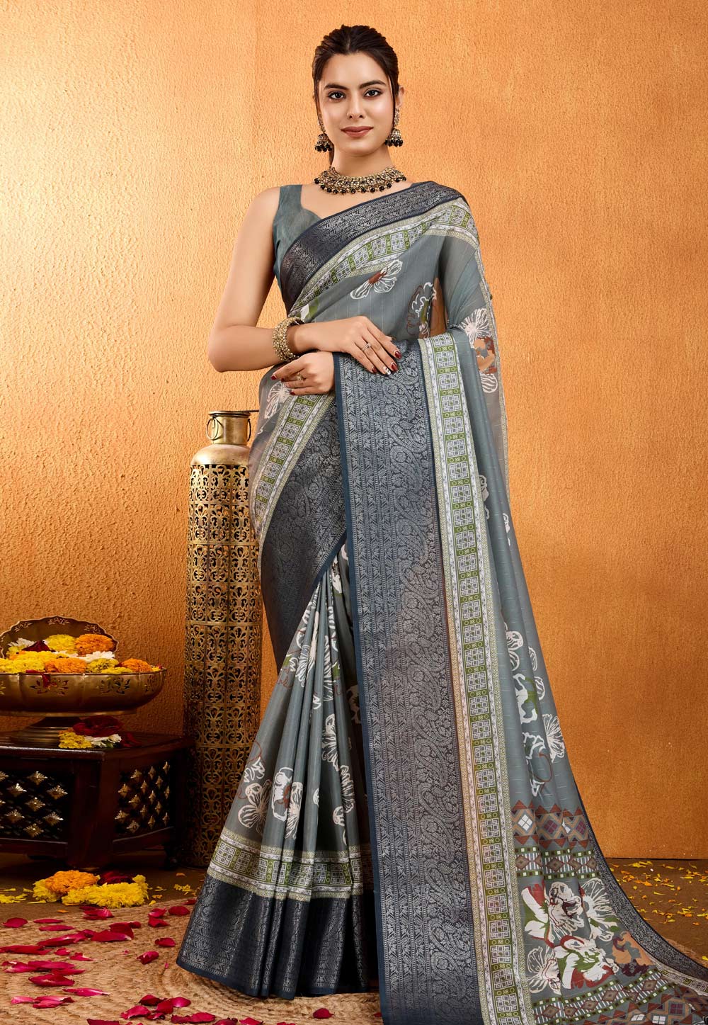 Grey Crepe Silk Saree With Blouse 306151