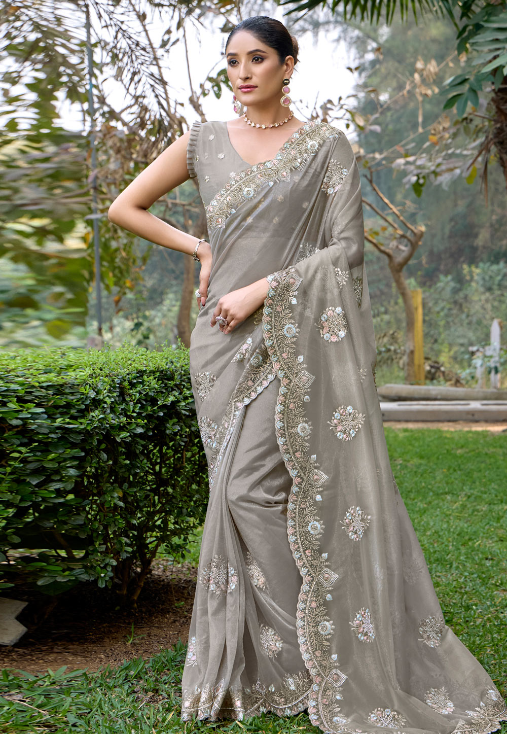 Grey Net Saree With Blouse 305655